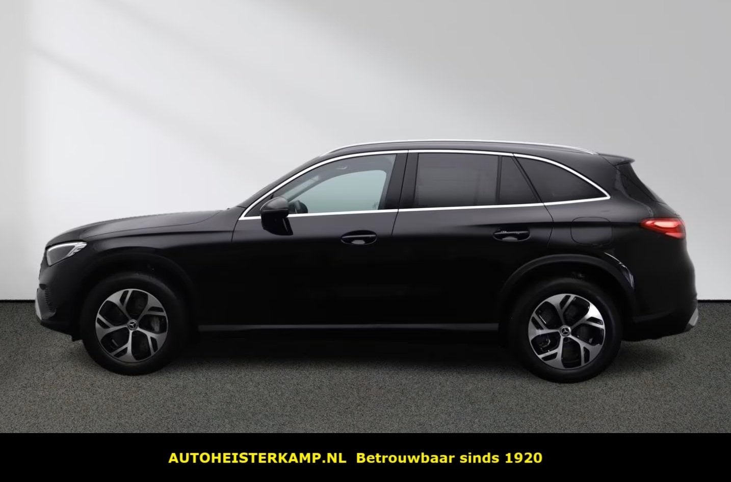 Mercedes-Benz GLC 300de 4MATIC Plug-In Hybrid Avantgarde Mem, Auto's, Gebruikt, 4 cilinders, Leder en Stof, Zwart