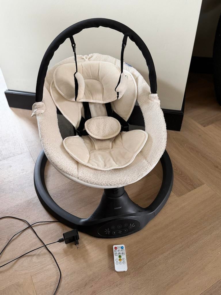 Luvion elektrische babyschommel met afstandsbediening, Ophalen, Zo goed als nieuw