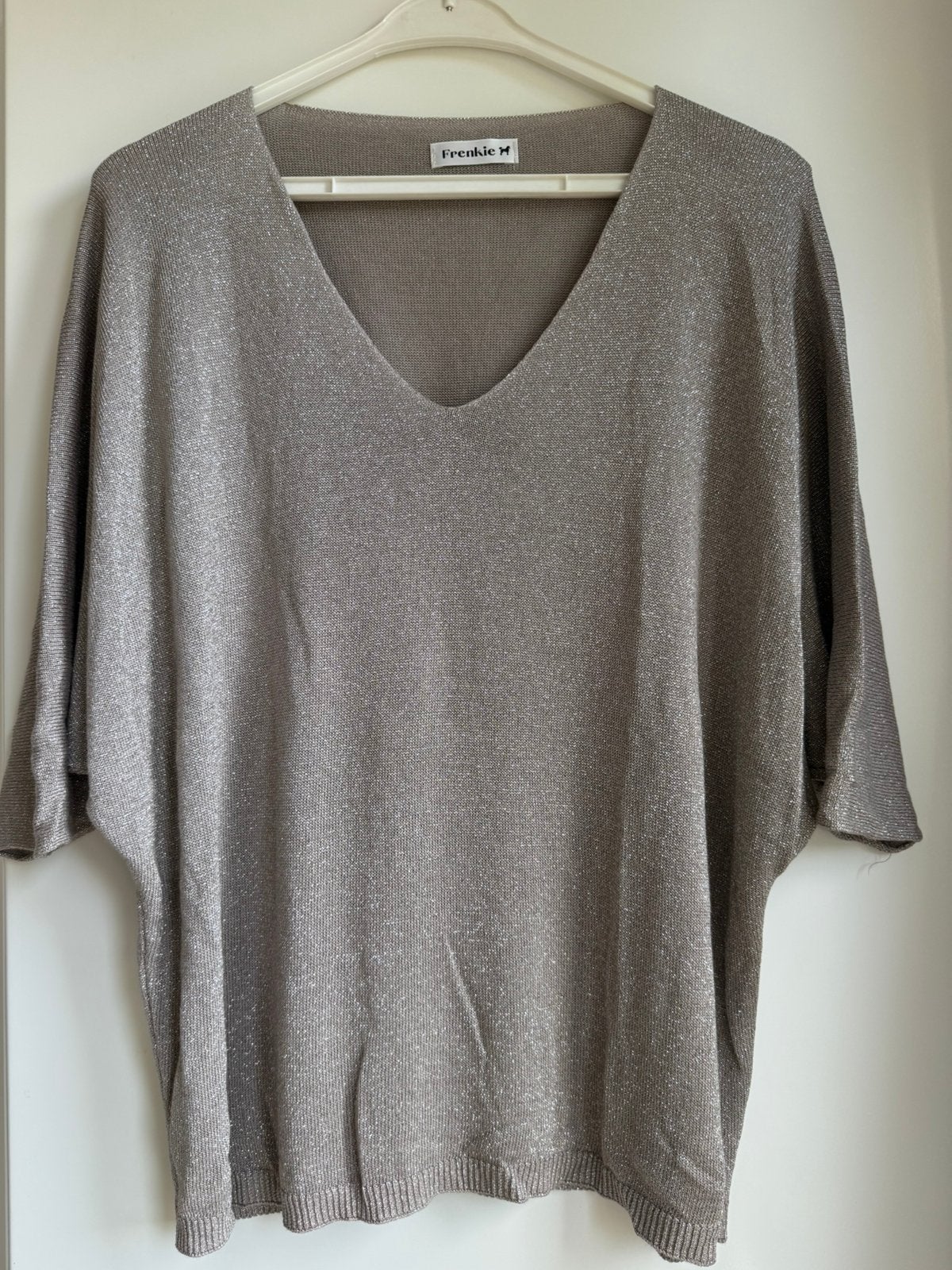 zilveren gebreide dunne vlinder top maat 38 FRENKIE, Kleding | Dames, Maat 38/40 (M), Overige kleuren, Nieuw, Ophalen of Verzenden