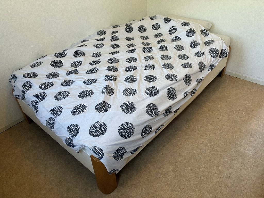 Bed met lattenbodem (120x200 cm) zonder matras, Ophalen, Wit, Scandinavisch, Twijfelaar