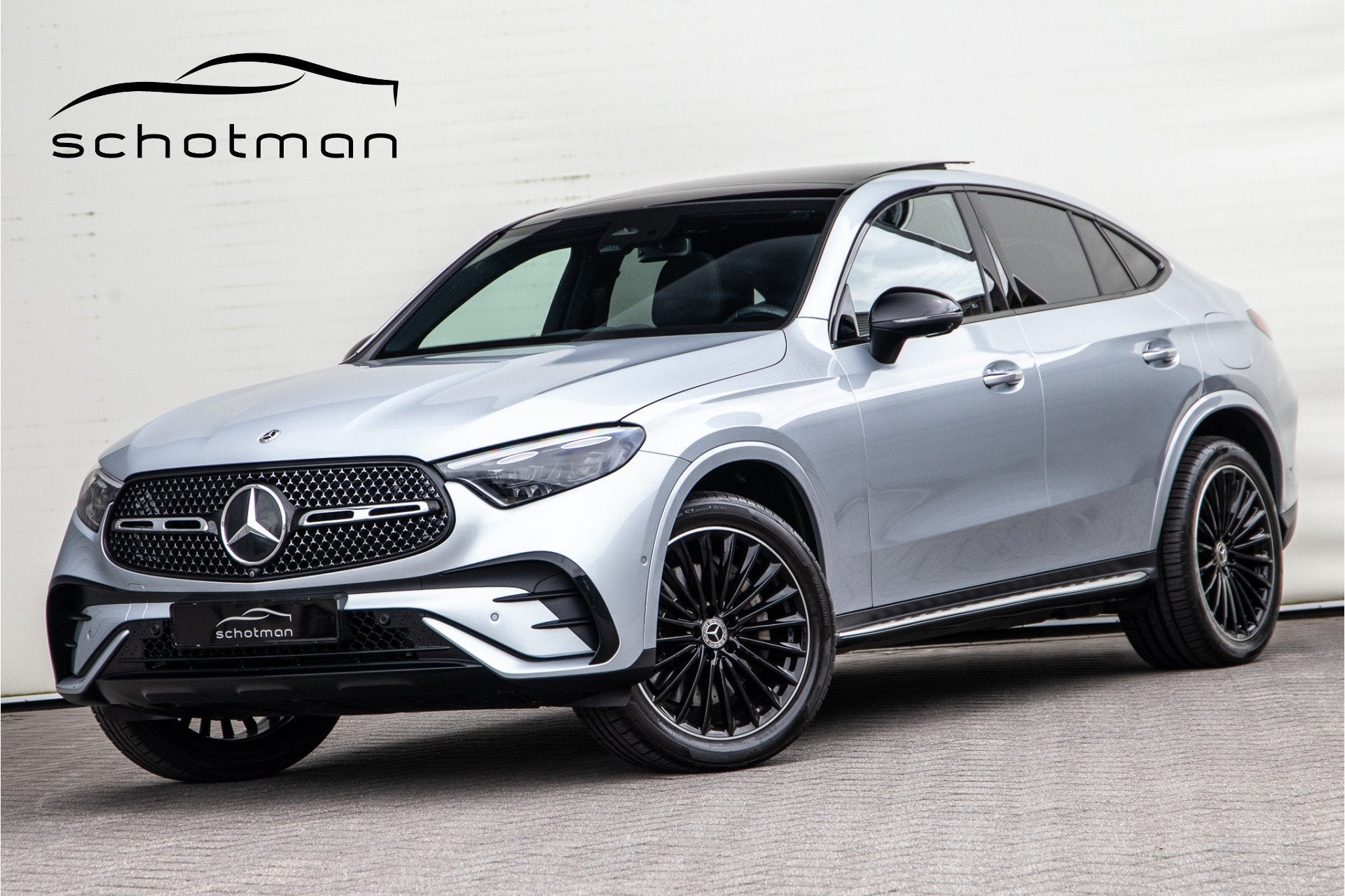 Mercedes-Benz GLC Coupé 300e 4MATIC AMG Premium Plus, Pano,, Auto's, Automaat, Gebruikt, Zwart, Plug-in hybride