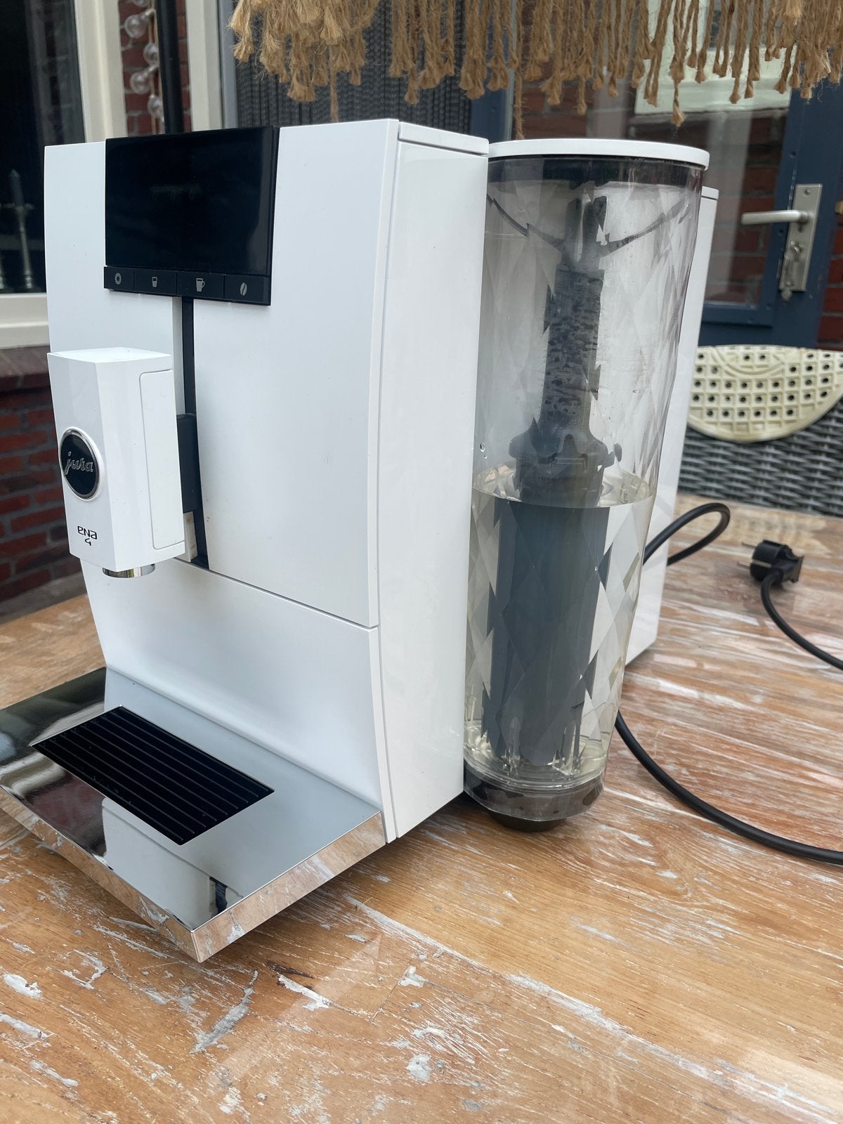 Foto 3 van Jura ENA 4 volautomatische koffiemachine - Wit