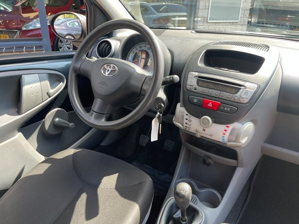 Toyota Aygo 1.0-12V 5Drs Airco Nieuwe apk Beurt (bj 2010), Auto's, Voorwielaandrijving, Gebruikt, 4 stoelen, 68 pk