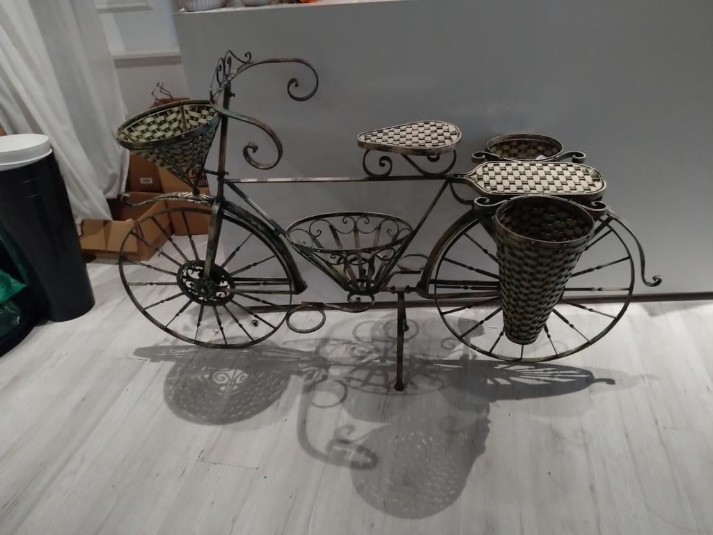 Vintage Gietijzeren handmade fiets als tuindecoratie met blo, Ophalen of Verzenden