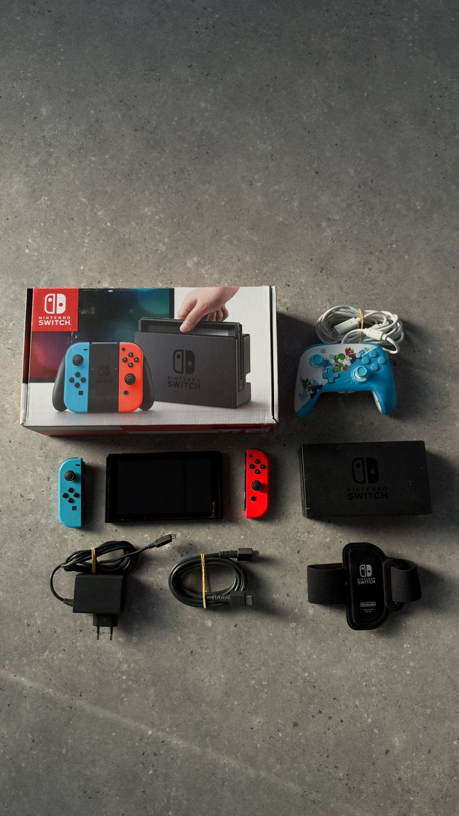 Nintendo Switch V1 • 32GB, Spelcomputers en Games, Ophalen, Zo goed als nieuw, Switch Original