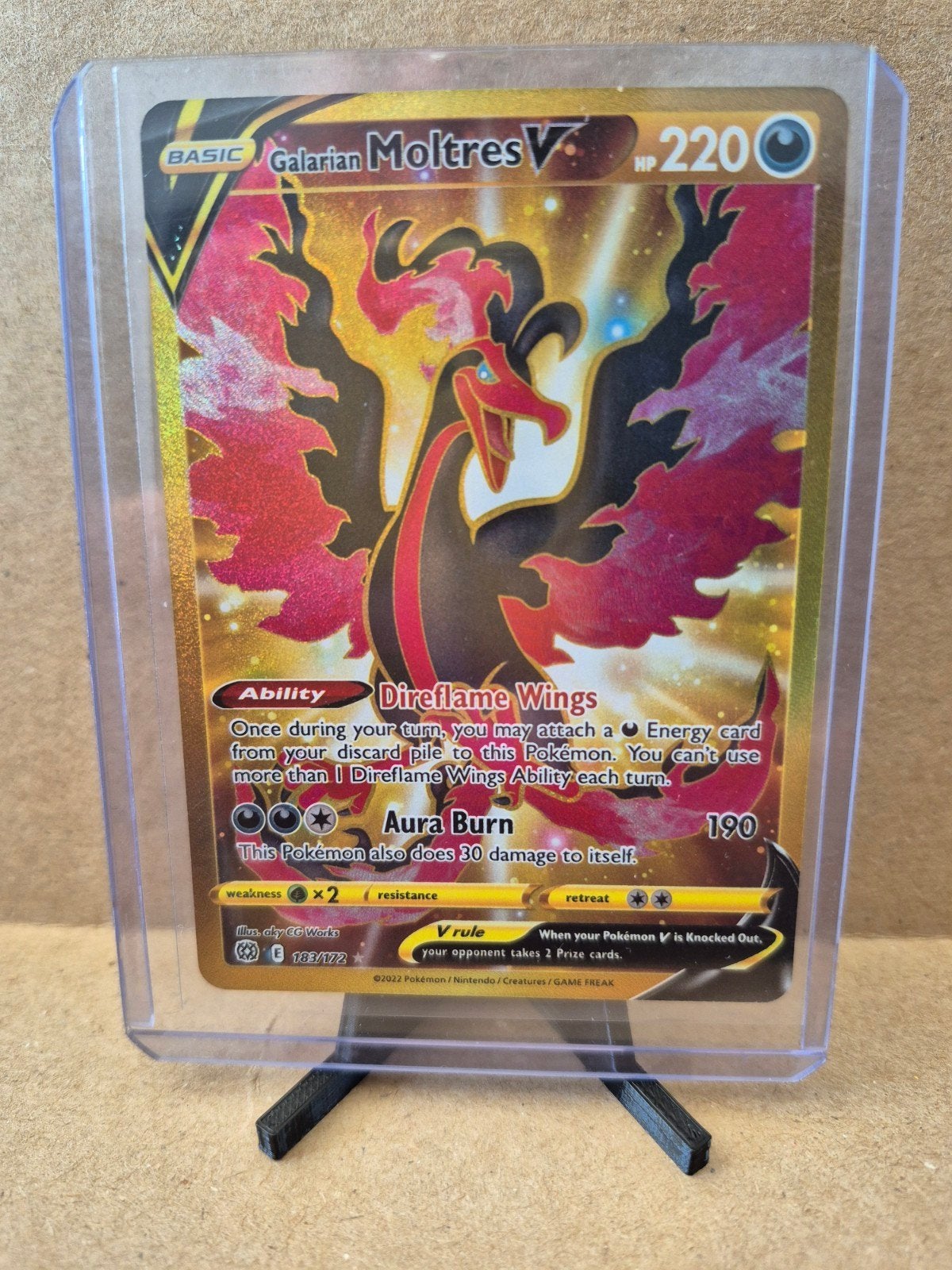 Galarian Moltres V 183/172, Hobby en Vrije tijd, Ophalen of Verzenden, Nieuw, Losse kaart, Foil