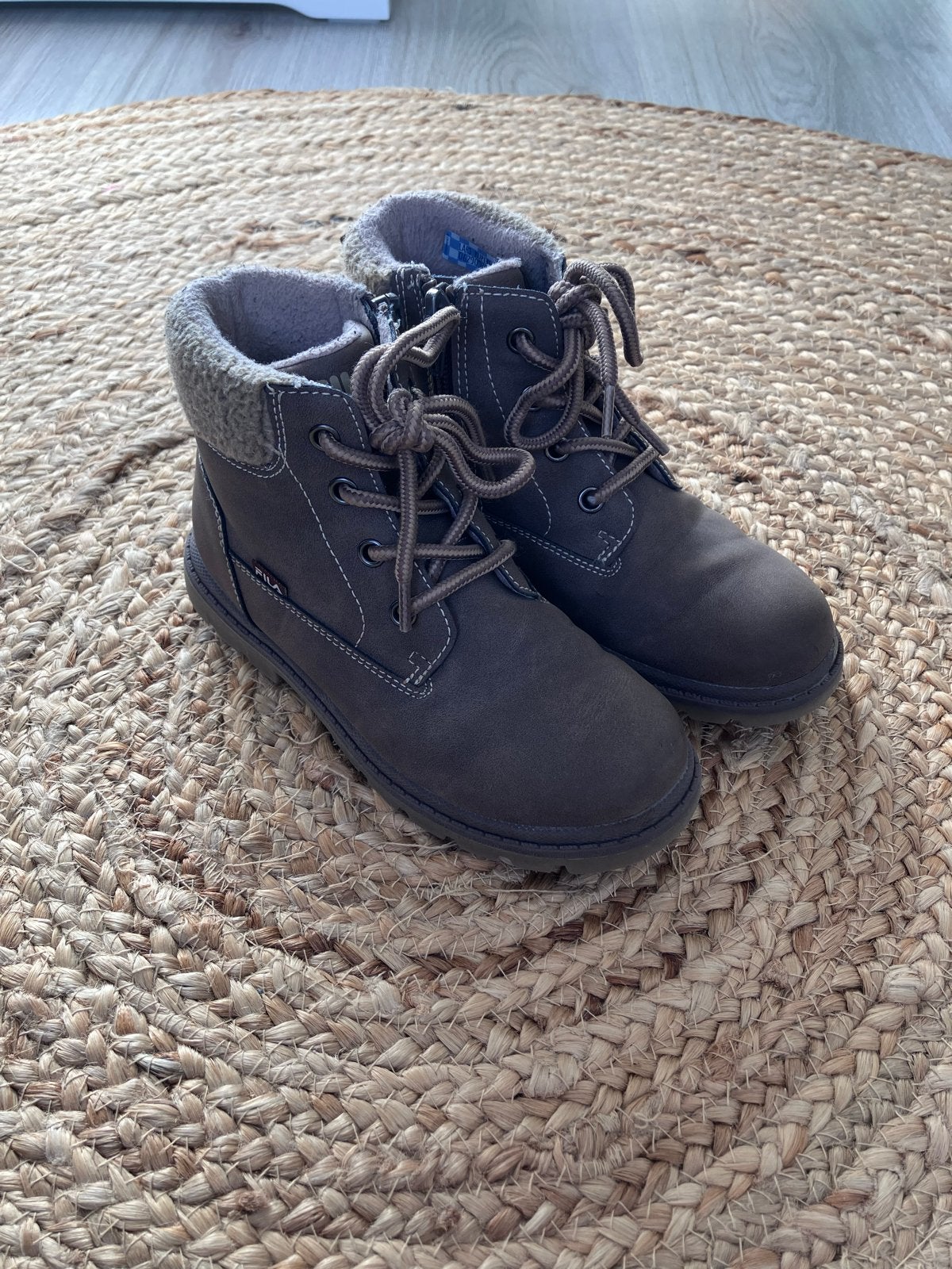 Fila Kinder winterlaarzen maat 29 - Warm en comfortabel, Ophalen of Verzenden, Jongen, Laarzen, Zo goed als nieuw