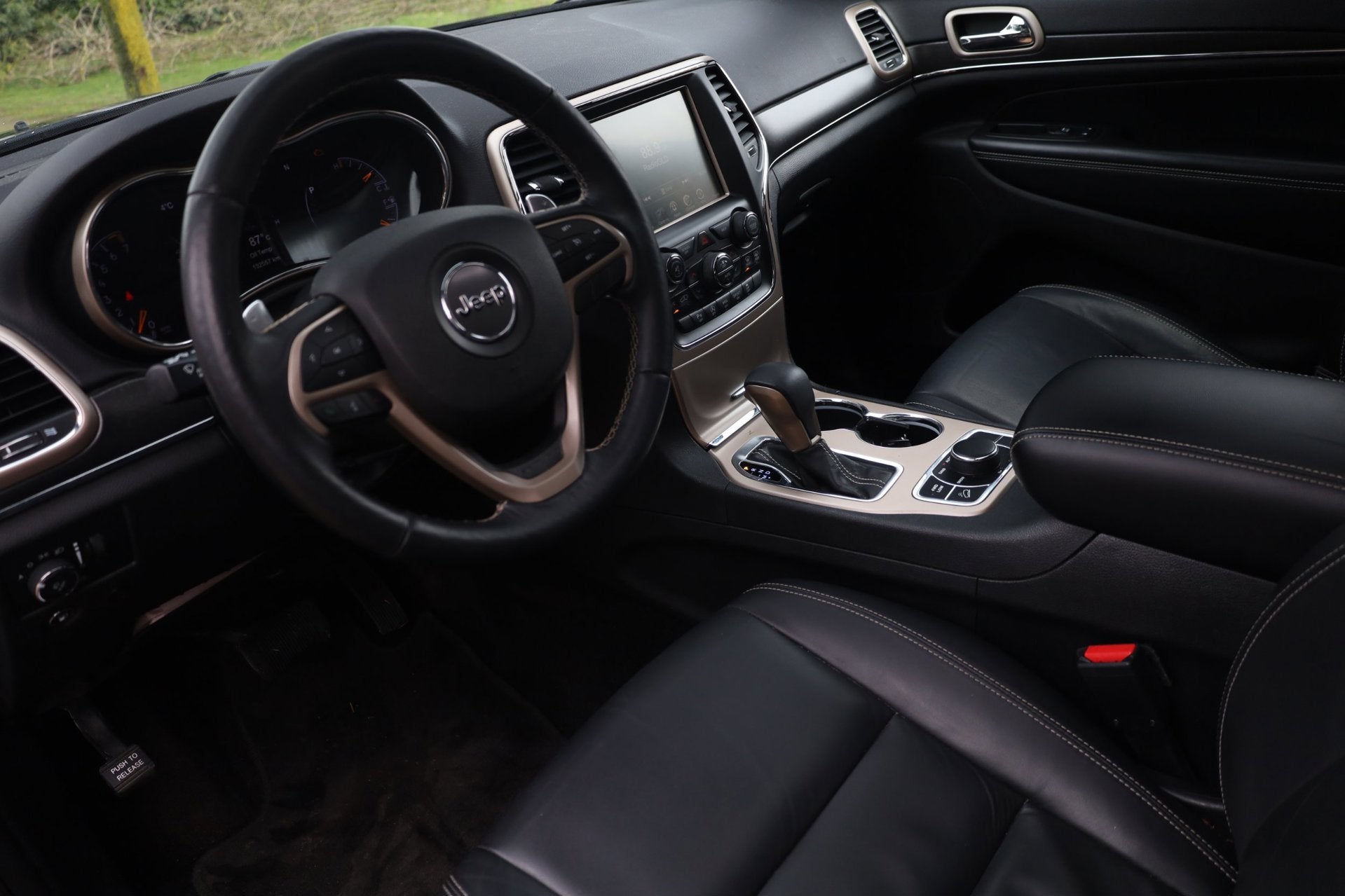 Jeep Grand Cherokee 3.6 Summit Aut.| Panorama | Stuurwielver, Auto's, Jeep, Automaat, Gebruikt, 2248 kg, Bedrijf