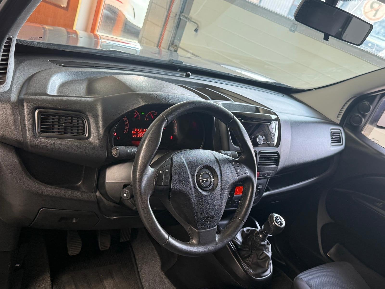 Opel Combo Tour 1.4 L1H1 ecoFLEX Cosmo Airco, Cruise Control, Voorwielaandrijving, Gebruikt, Zwart, Bruin