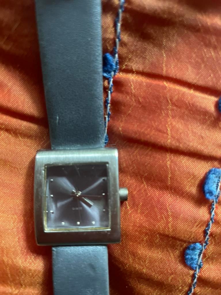 Horloge met analoge cijferplaat., Overige merken, Staal, Met bandje, Polshorloge