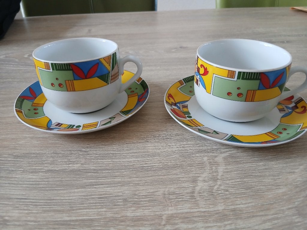 Set van 2 kop en schotel Memphis, Ophalen of Verzenden, Zo goed als nieuw, Porselein, Kop en/of schotel