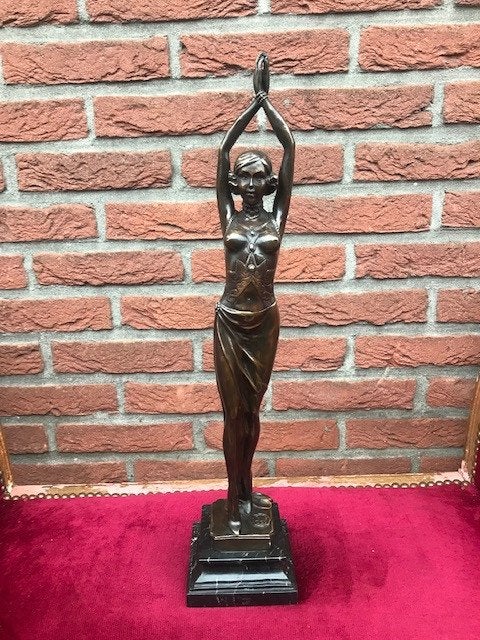 oud bronzen beeld, elegante dame in fraaie pose, Brons, Beeld, Gemerkt, Ophalen of Verzenden
