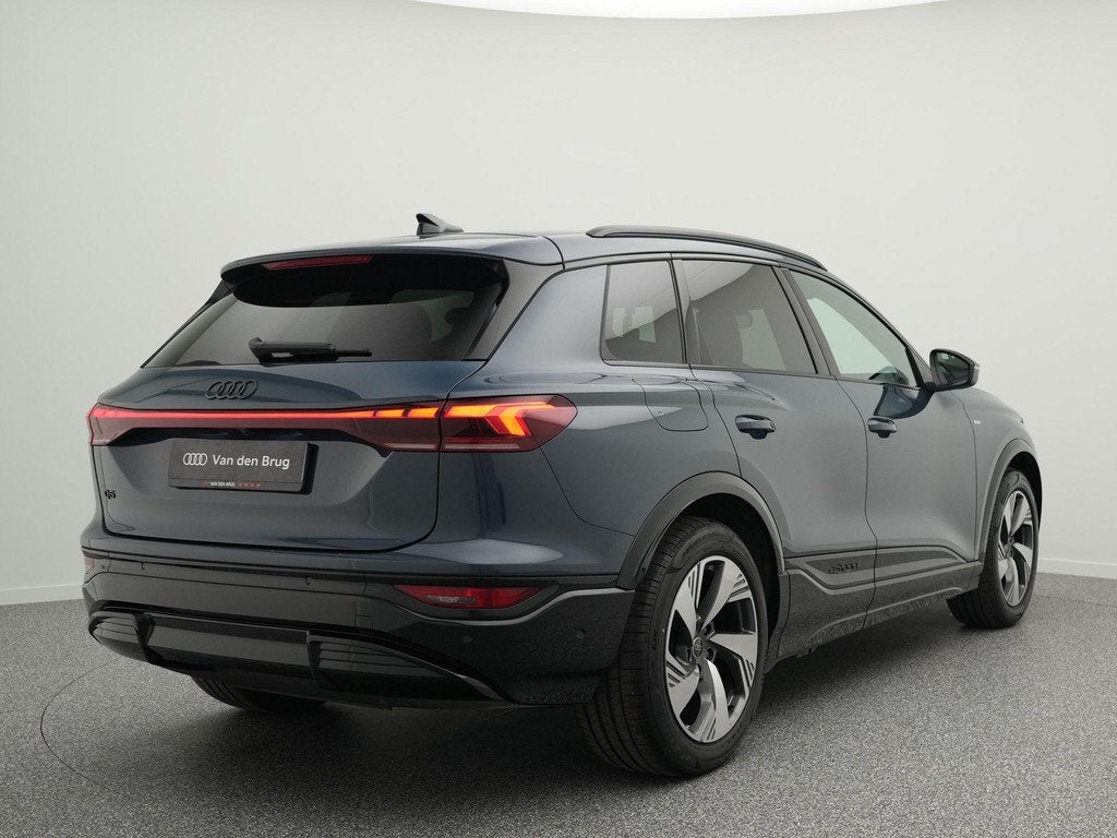Audi Q6 e-tron edition 83 kWh S-Line 252 PK | Bijrijdersdisp, Automaat, Gebruikt, Blauw, 2100 kg