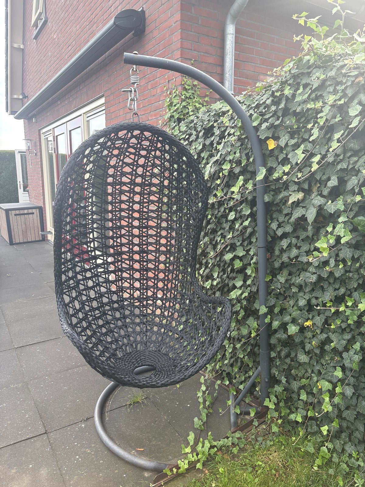 Hangstoel met kussen - frame verroest, Ophalen, Gebruikt, Eenpersoons, Buiten