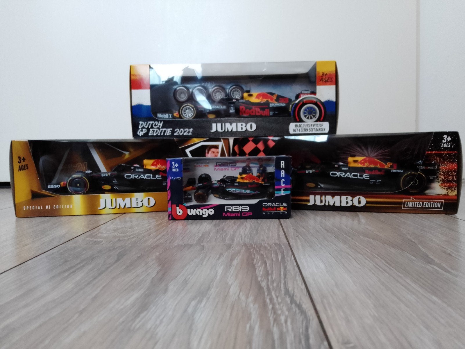 Max Verstappen Red Bull Racing F1 modelauto's, Hobby en Vrije tijd, Modelauto's | 1:43, Ophalen of Verzenden, Zo goed als nieuw