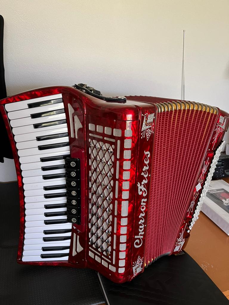 Charron Freres, Muziek en Instrumenten, Accordeons, Overige merken, Gebruikt, Met riemen, 120-bas