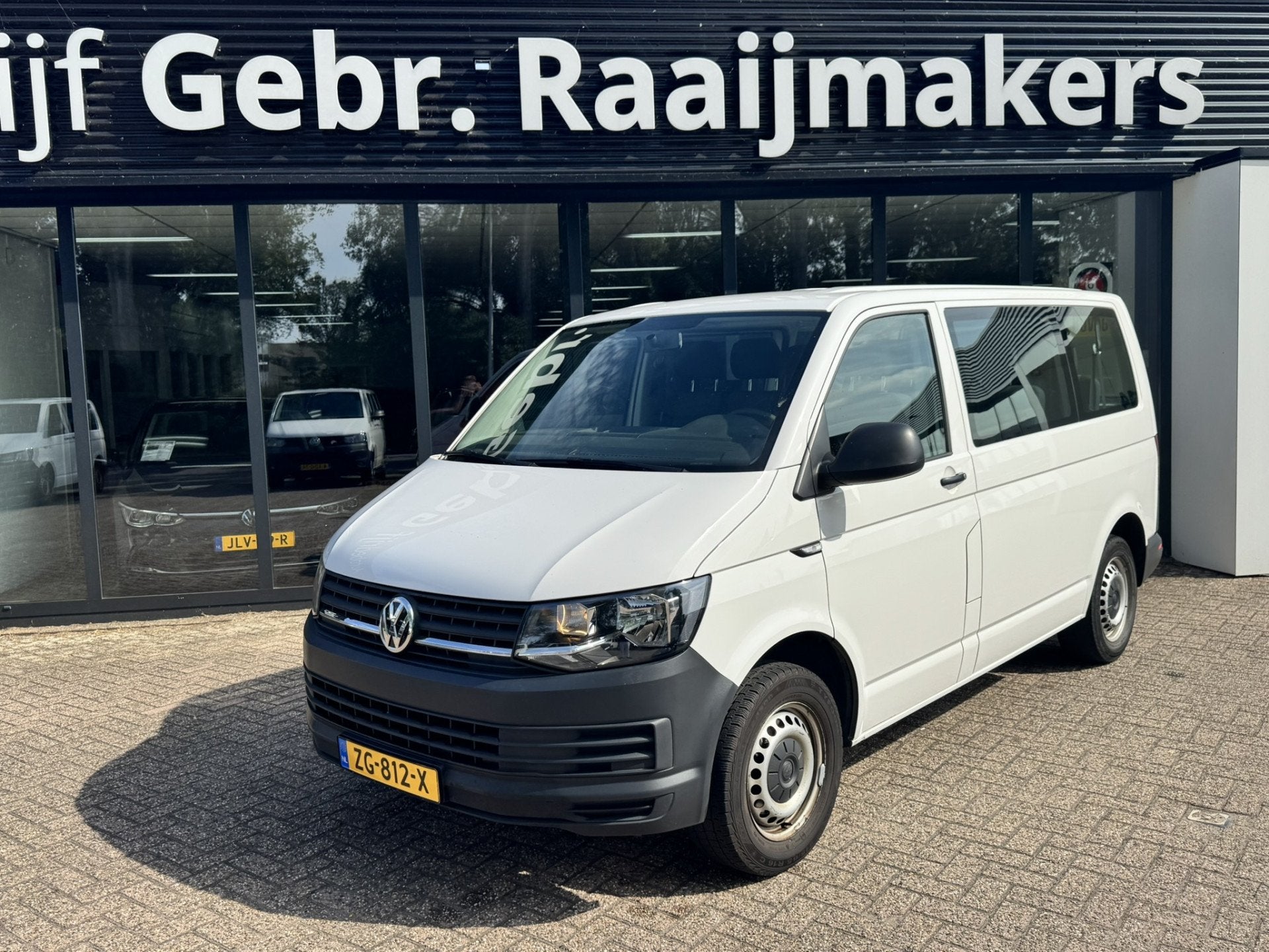 Volkswagen Transporter Kombi 2.0 TDI 102pk L1H1*Airco*9-Pers, Voorwielaandrijving, 15 km/l, Gebruikt, 241 €/maand