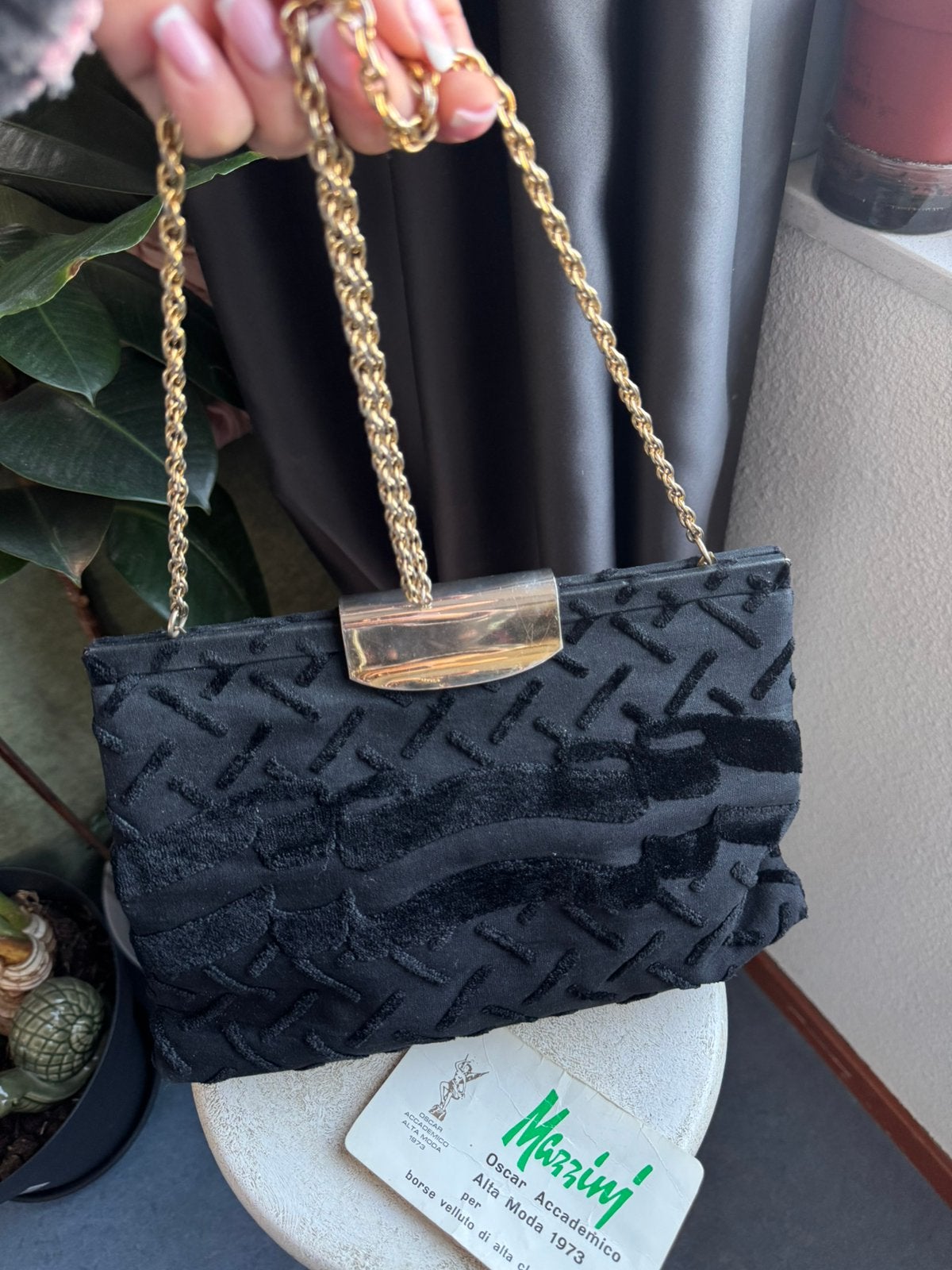 Mazzini vintage black burnout velvet crossbody bag., Verzenden, Zo goed als nieuw, Zwart, Schoudertasje