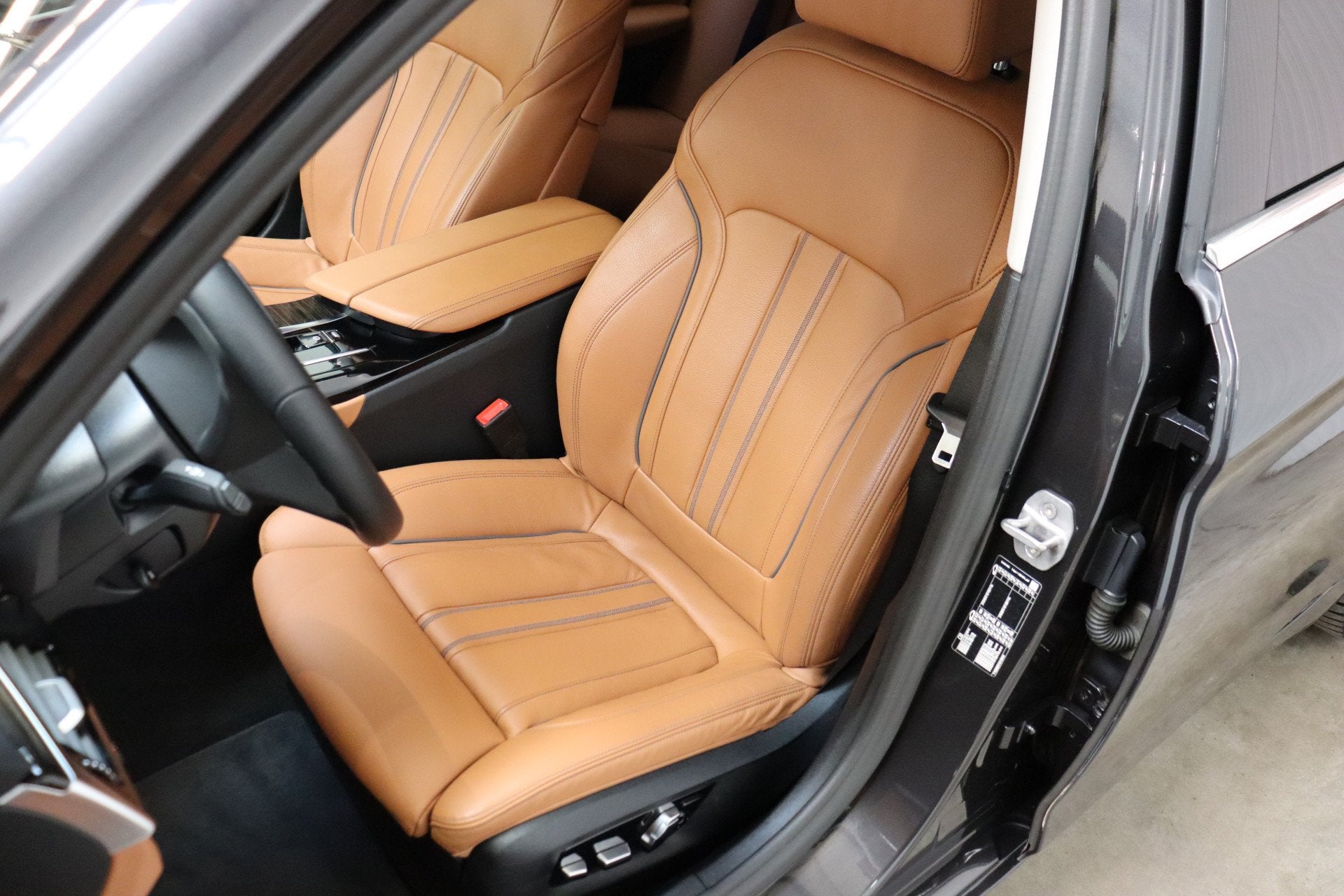 Foto 15 van BMW 5 Serie Touring 520i High Executive Luxury Line Automaat