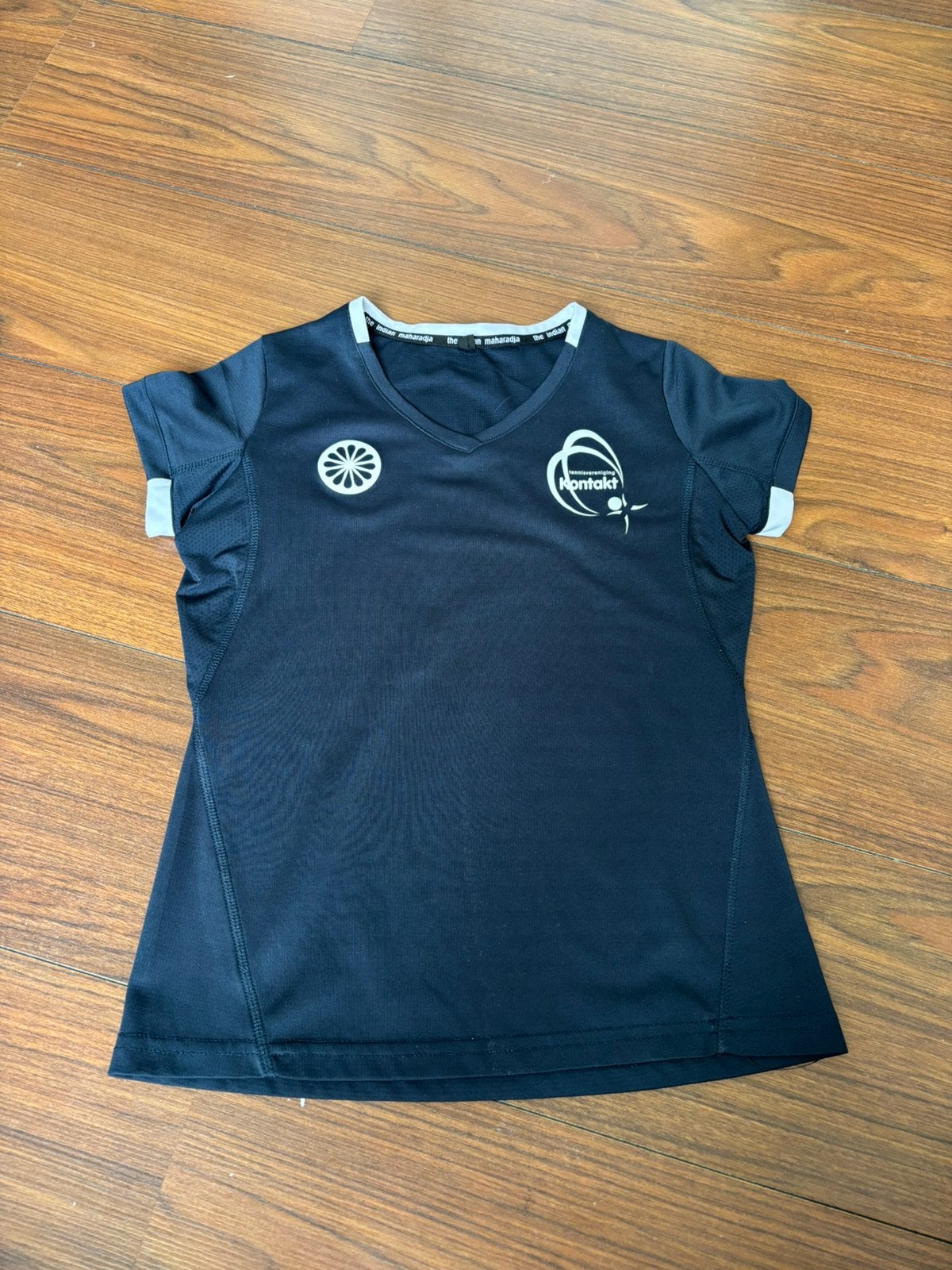 TV Kontakt tennisshirt maat 164 meisje, Sport en Fitness, Hockey, Ophalen, Zo goed als nieuw, Kleding