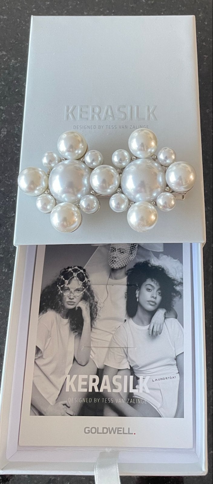 Kerasilk Haarspeld met parels - Designed by Tess van Zalinge, Ophalen of Verzenden, Nieuw, Haarspeld