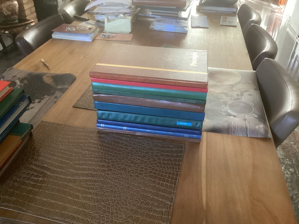 10 lege gebruikte postzegel albums voor een serieus goed bod, Verzenden, Verzamelalbum
