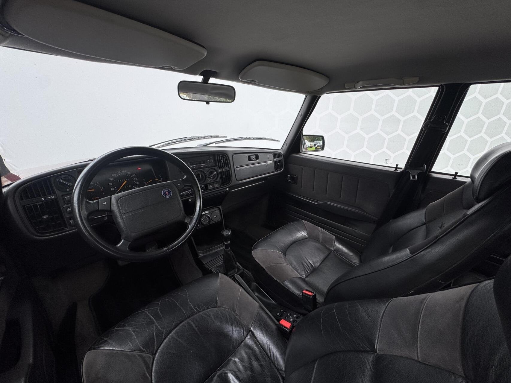Saab 900 S 2.0 Turbo Leer Elek ramen 5 deurs Nieuwe APK, Auto's, Voorwielaandrijving, Gebruikt, Zwart, 4 cilinders