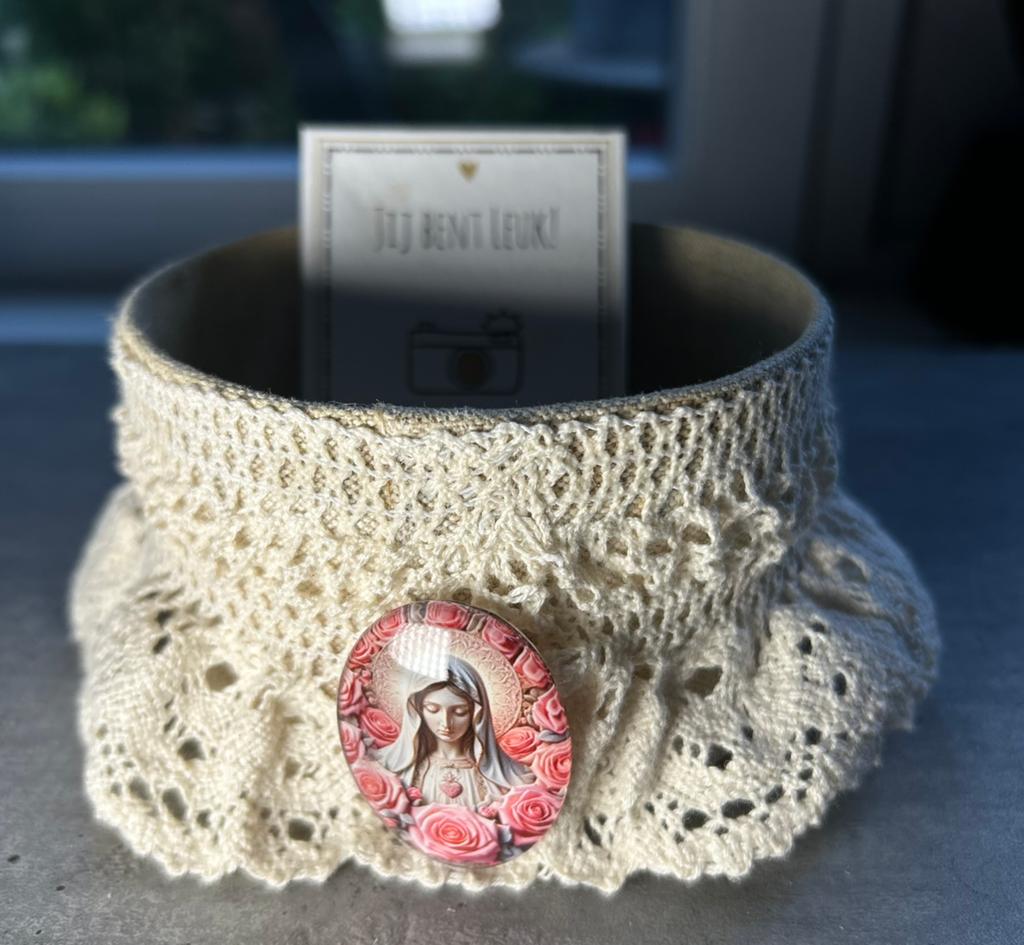 Mooi vintage ronde doos met kant en camee, gratis zeepjes, Ophalen of Verzenden