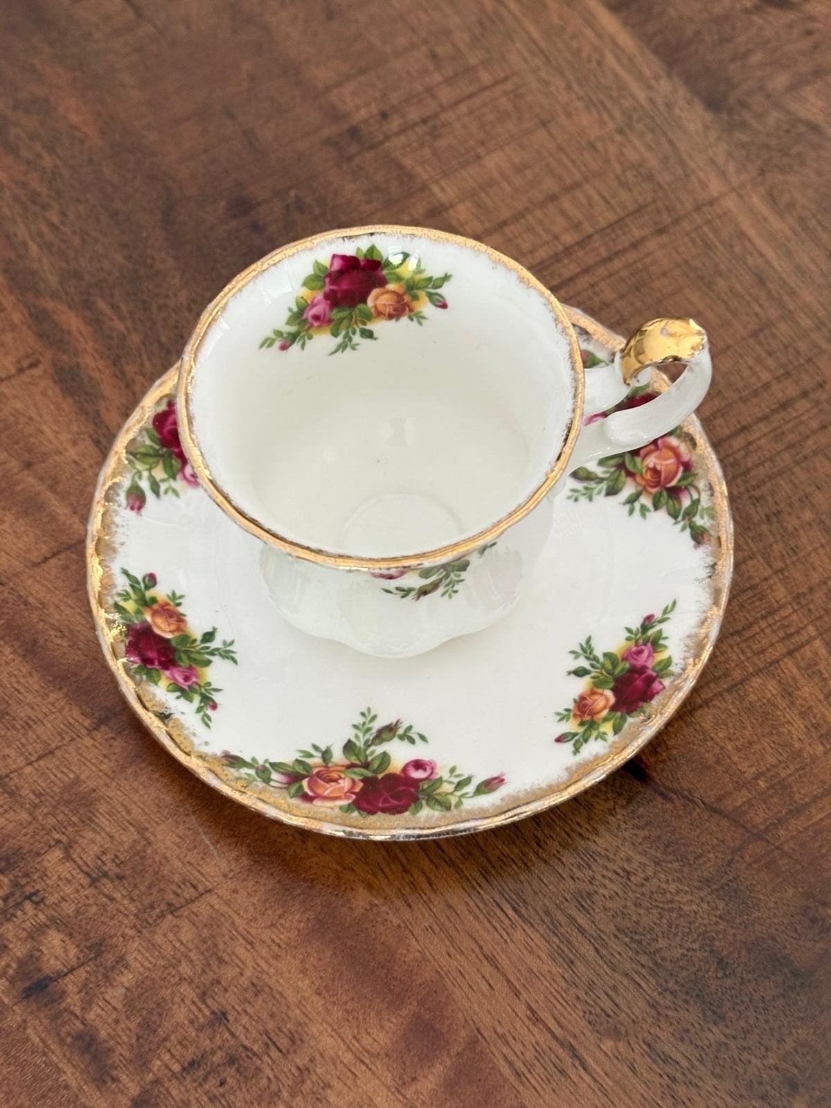 Royal Albert Old Country Roses kop en schotel bone china 
Vr, Ophalen of Verzenden
