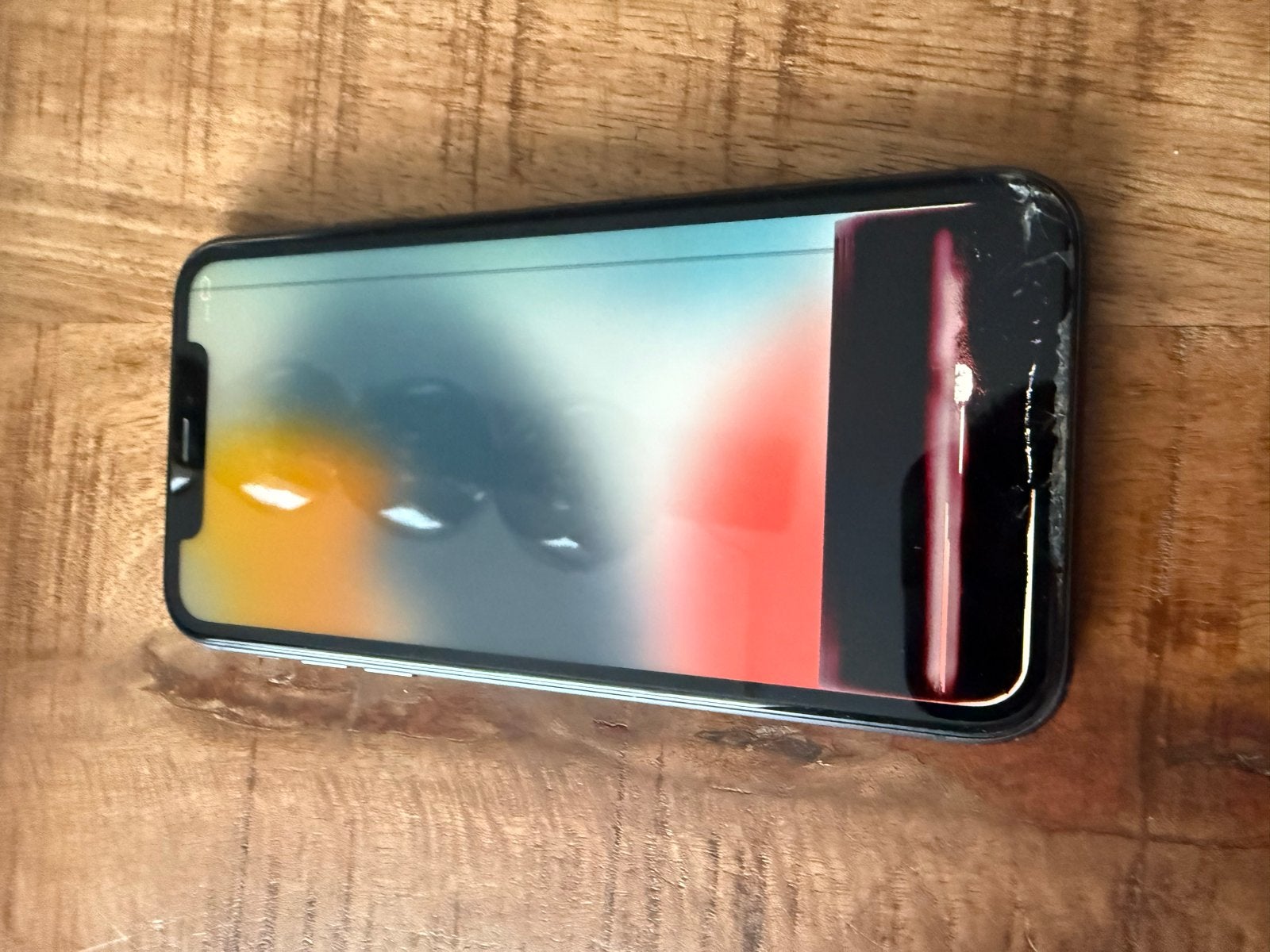 iPhone 11 zwart - Scherm defect zie foto’s, Telecommunicatie, Mobiele telefoons | Apple iPhone, Zwart, 64 GB, Zonder simlock, Niet werkend