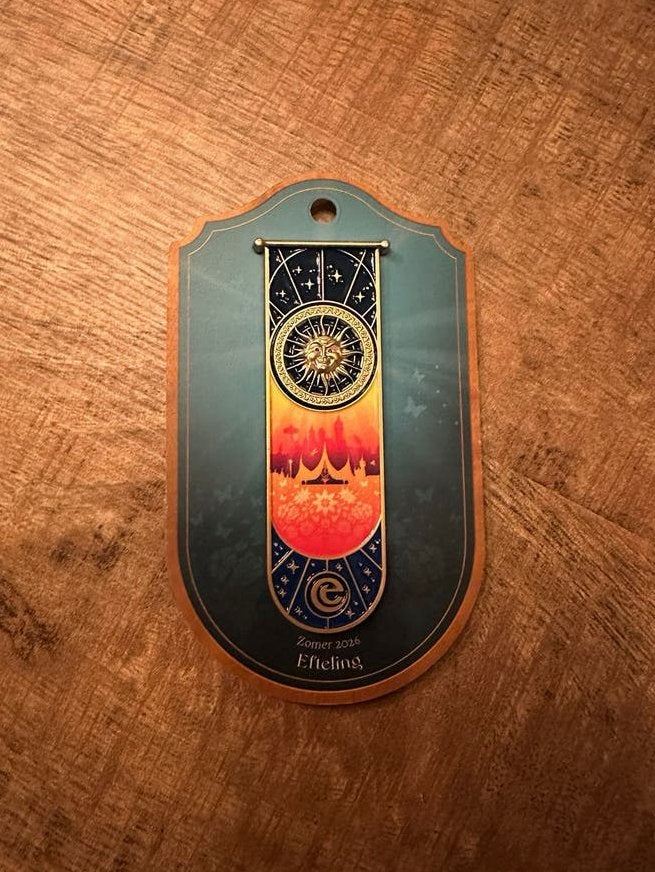 Efteling pin Zomer 2026 Efteling, Verzamelen, Ophalen of Verzenden, Nieuw, Button of Speldje