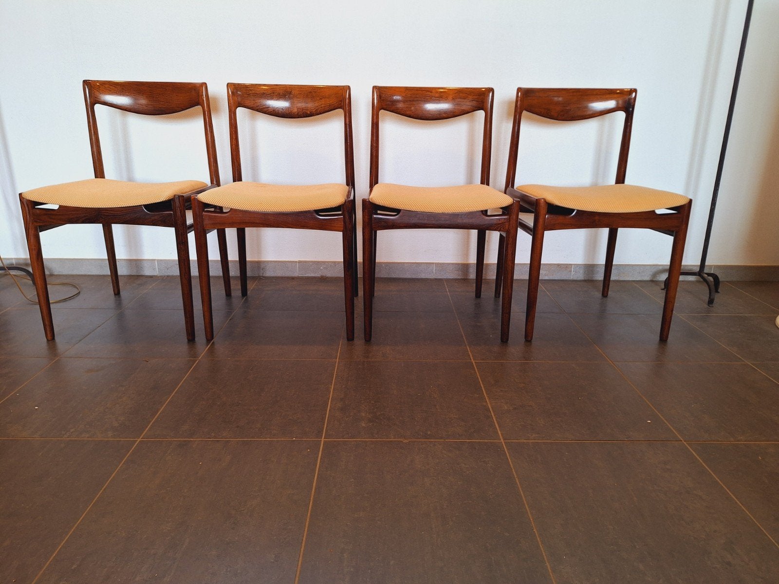 Foto 3 van vintage palissander stoelen midcentury