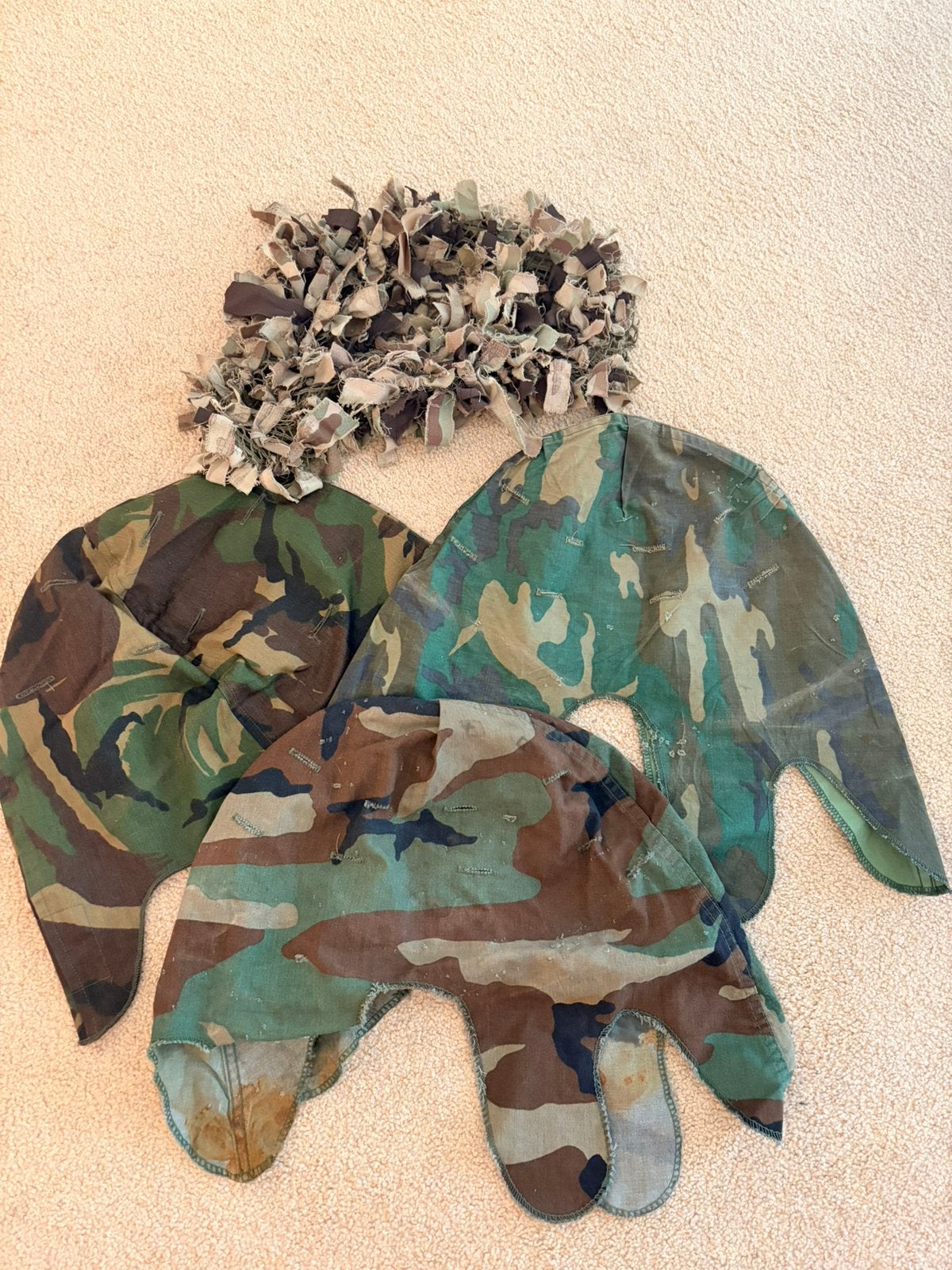 Helm hoezen helmet covers camouflage netje, Verzamelen, Ophalen of Verzenden, Landmacht, Nederland, Helm of Baret