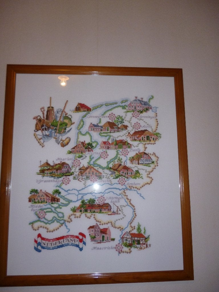 hand geborduurde boerderijen in mooie lijst z.g.a.n., Ophalen of Verzenden