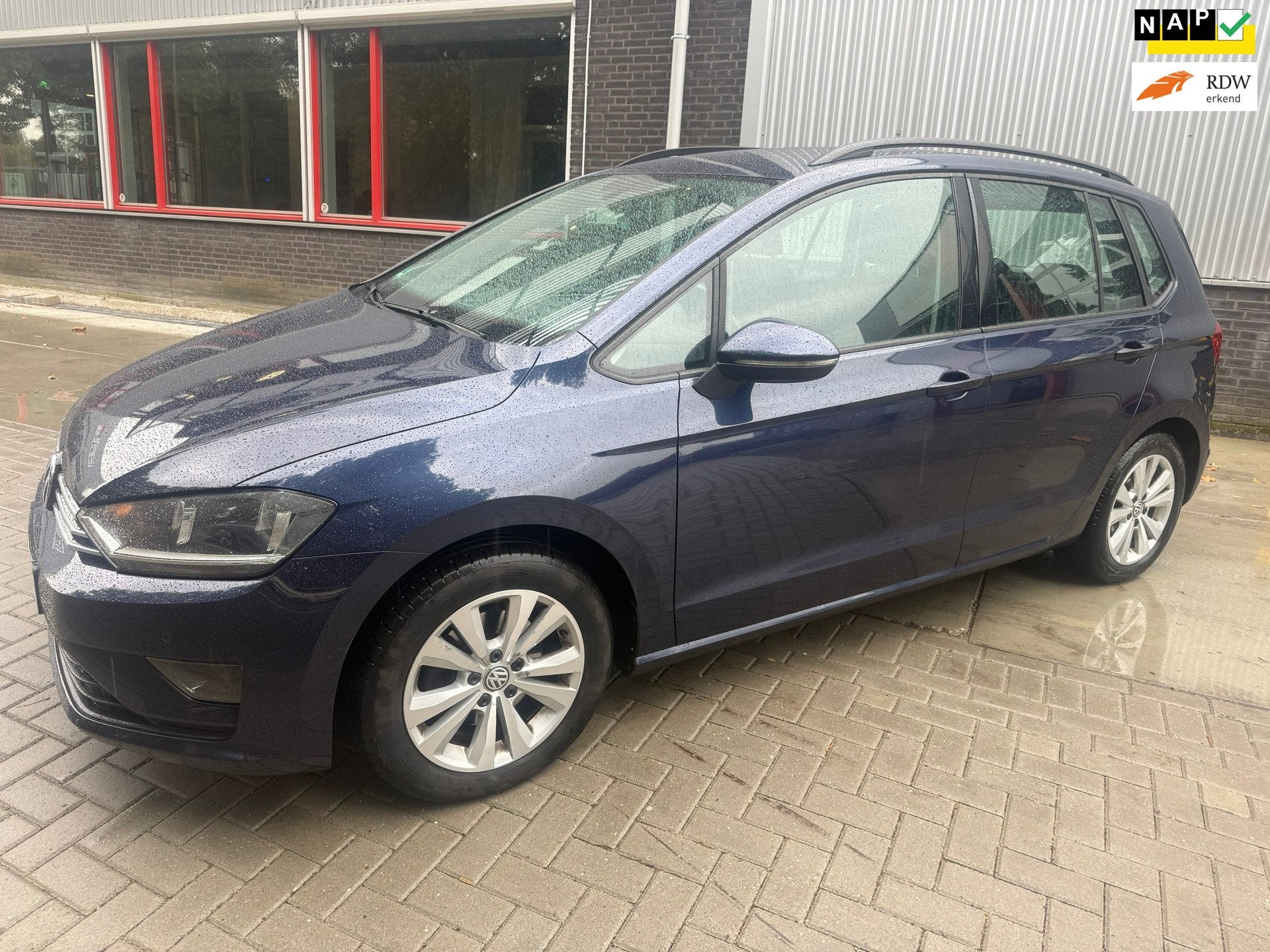 Volkswagen Golf Sportsvan 1.6 TDI Comfortline Navi Airco, Auto's, Voorwielaandrijving, Gebruikt, Euro 6, 4 cilinders
