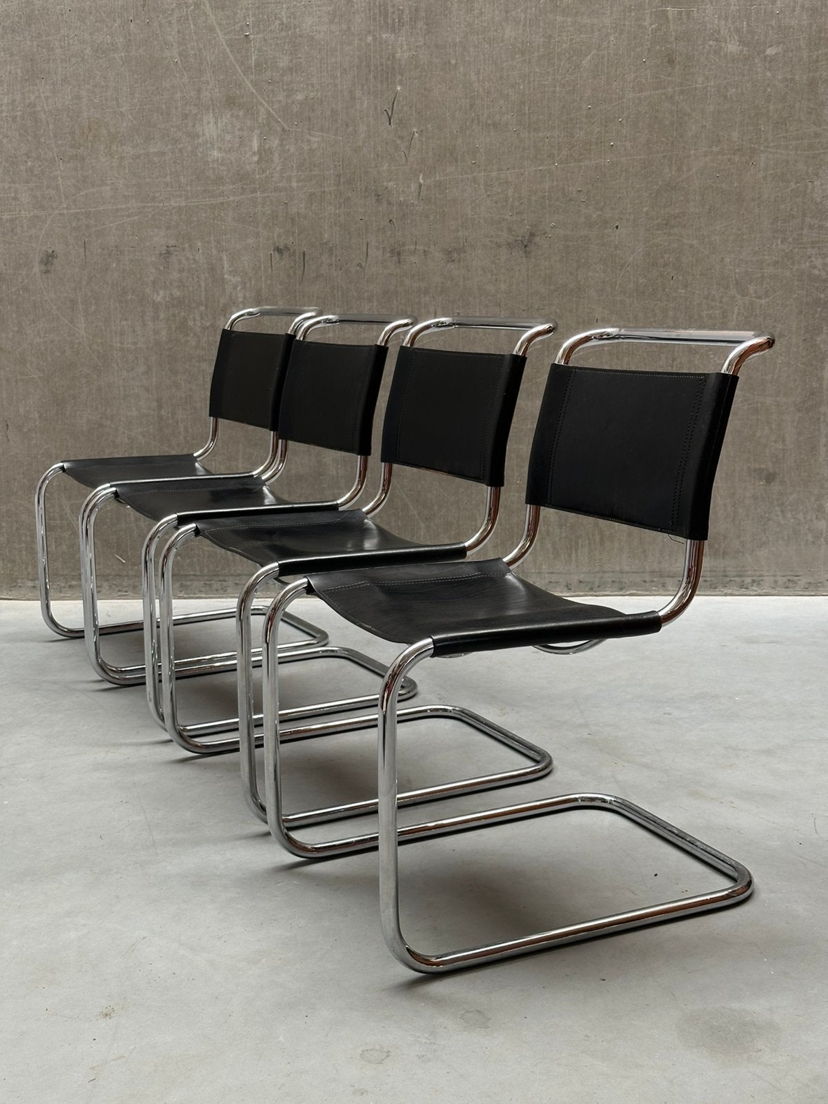4x Mart Stam S33 stoelen FASEM chroom/zadelleder, Italië '70, Ophalen, Gebruikt, Bauhaus, Zwart
