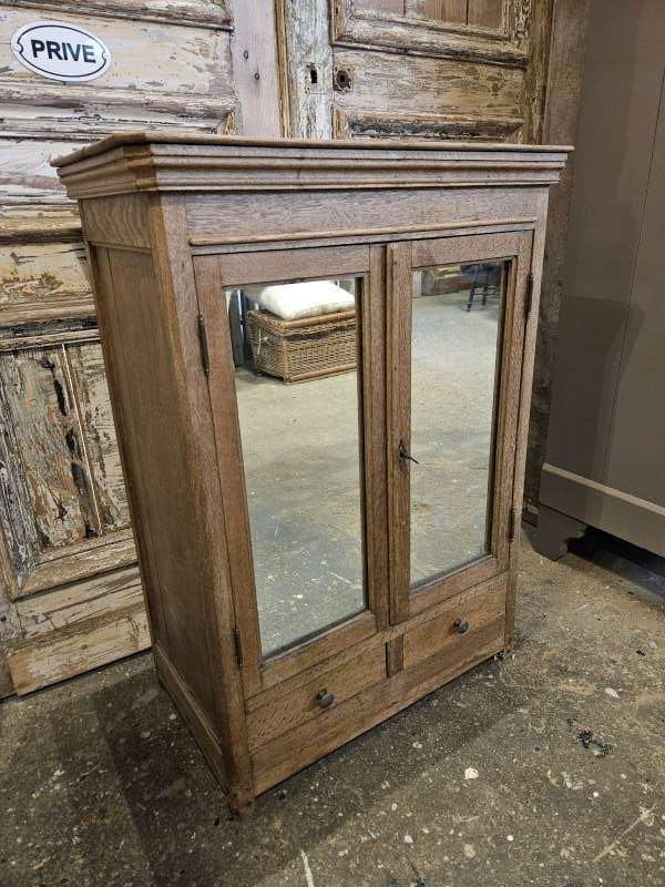 oud poppen kledingkastje ``WOONWINKEL RUSTIEK``, Ophalen
