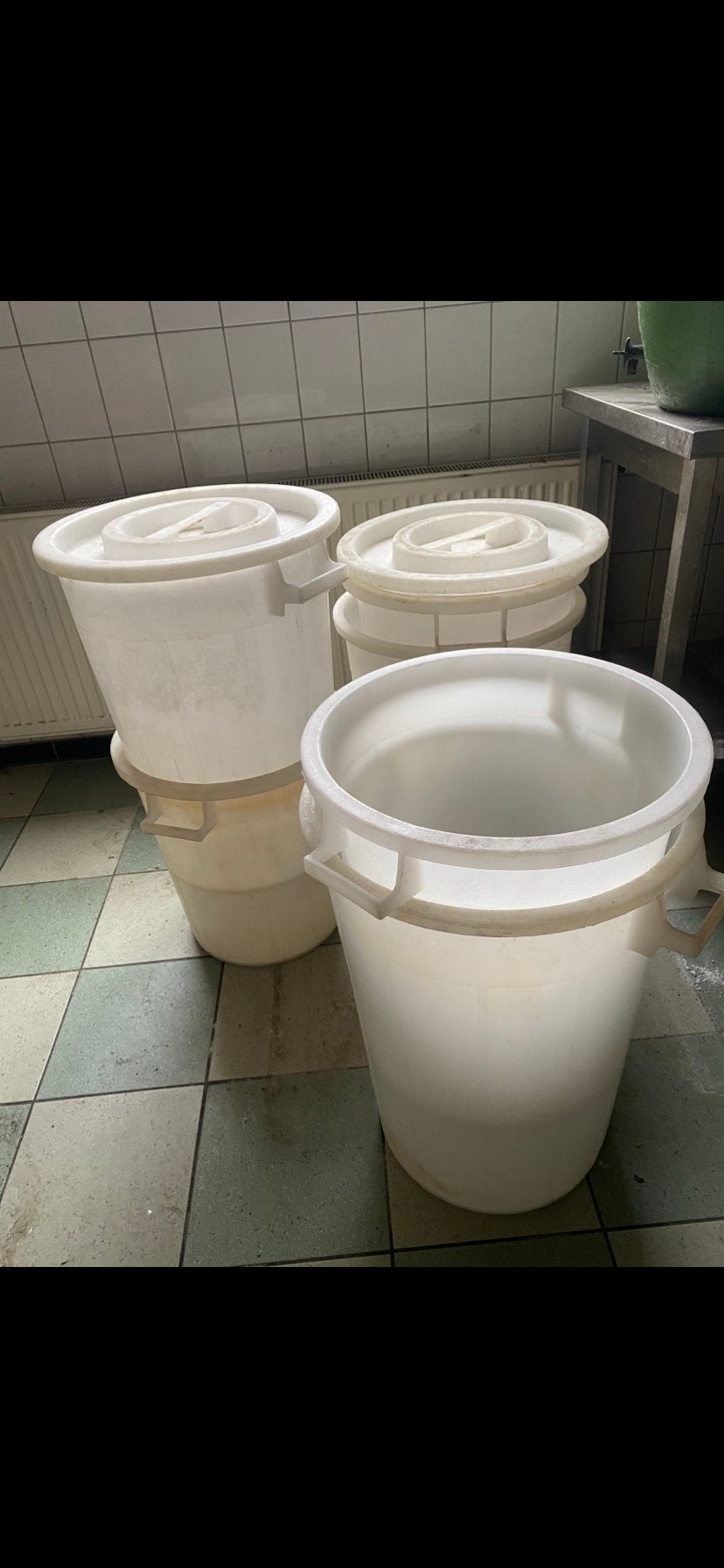 Witte plastic tonnen met deksel, Ophalen, Gebruikt