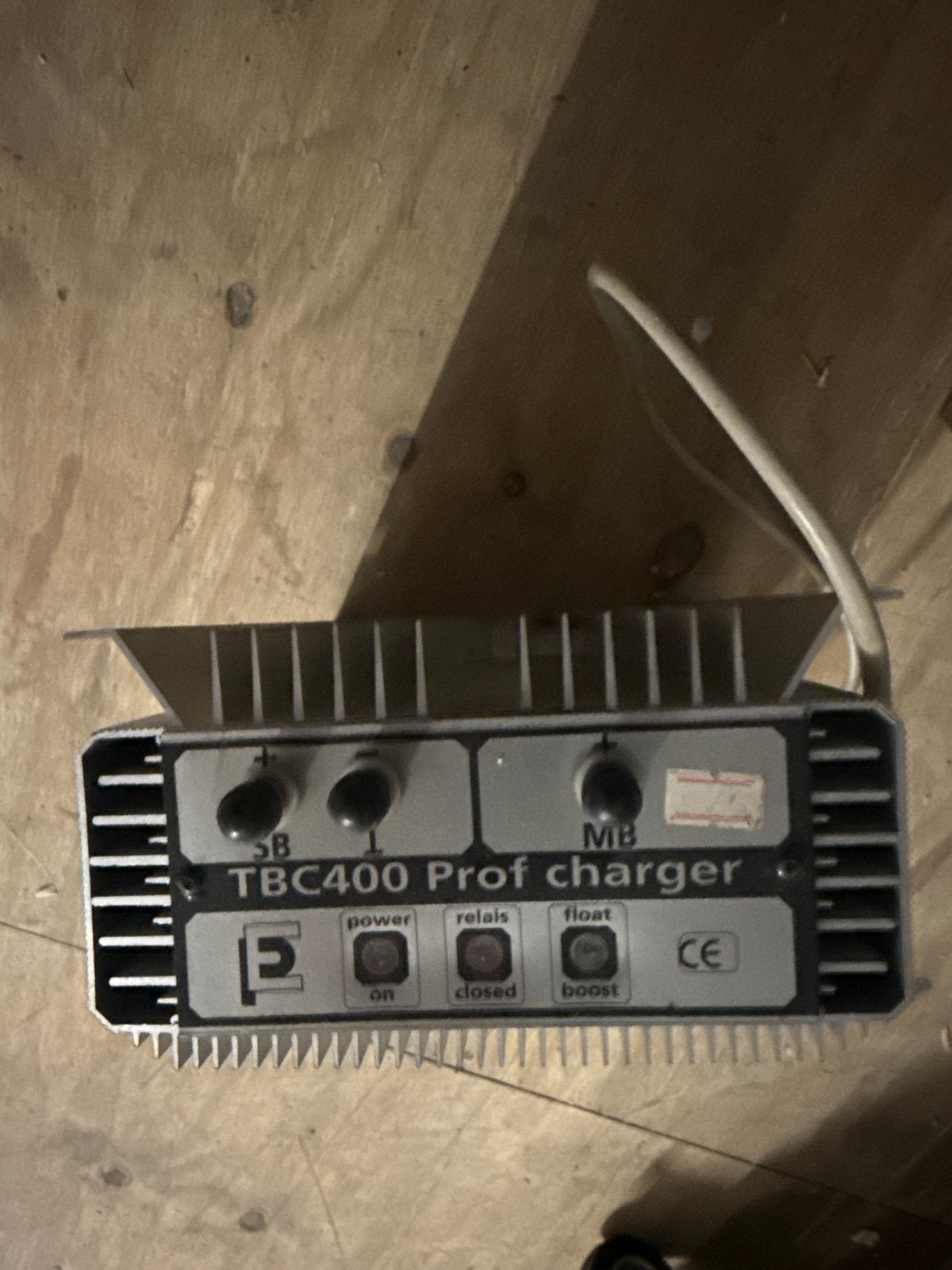TBC400 Prof lader - Acculader voor boot/camper, Ophalen of Verzenden, Gebruikt, Universele onderdelen