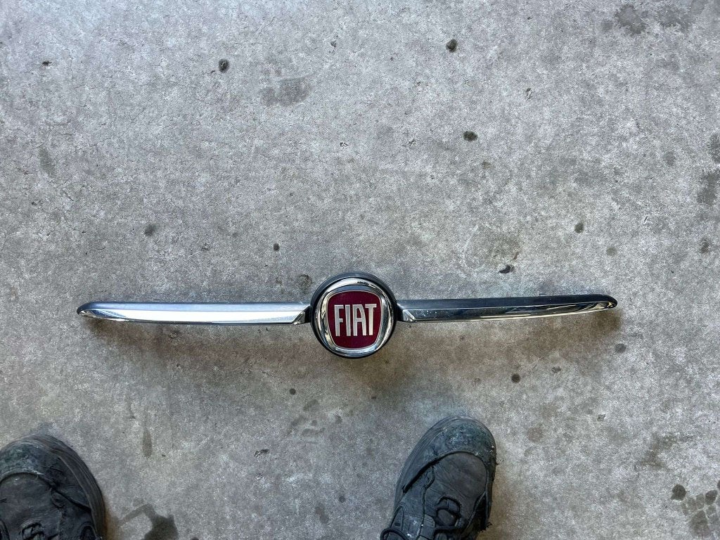 bumpergril 500 embleem 735637413 2015-2023, Gebruikt, Fiat, Voor, Italy