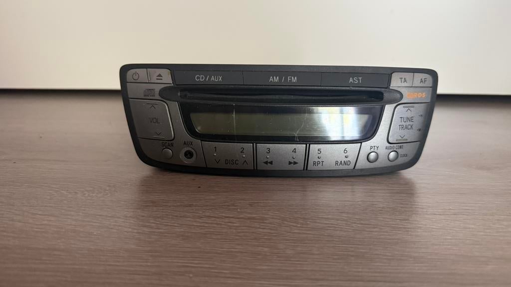 Originele autoradio Toyota Aygo/Citroën C1/Peugeot 107, Ophalen of Verzenden, Zo goed als nieuw