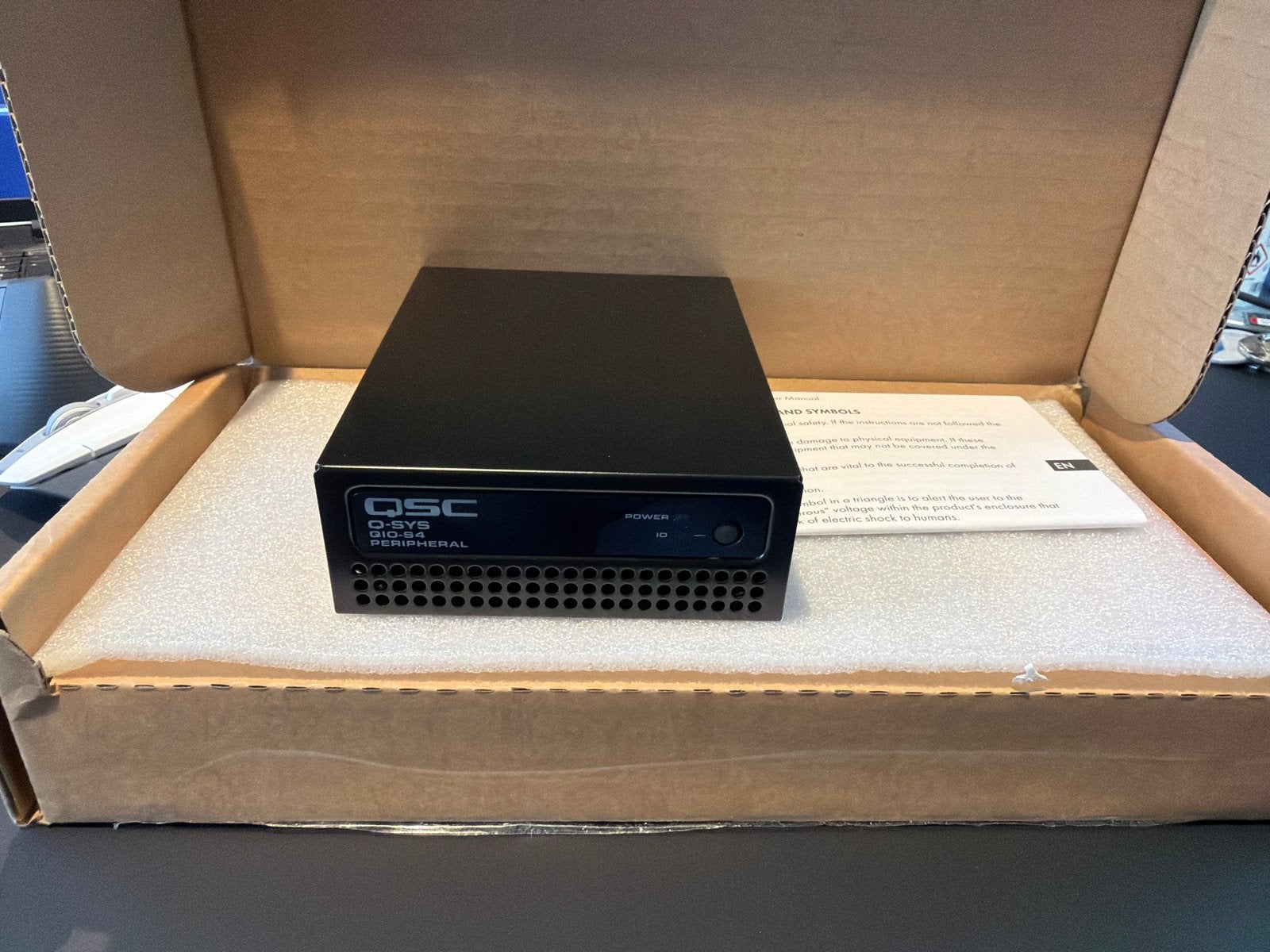 QSC Q-SYS QIO-S4 Peripheral Audio Interface, Ophalen of Verzenden, Nieuw, Audio