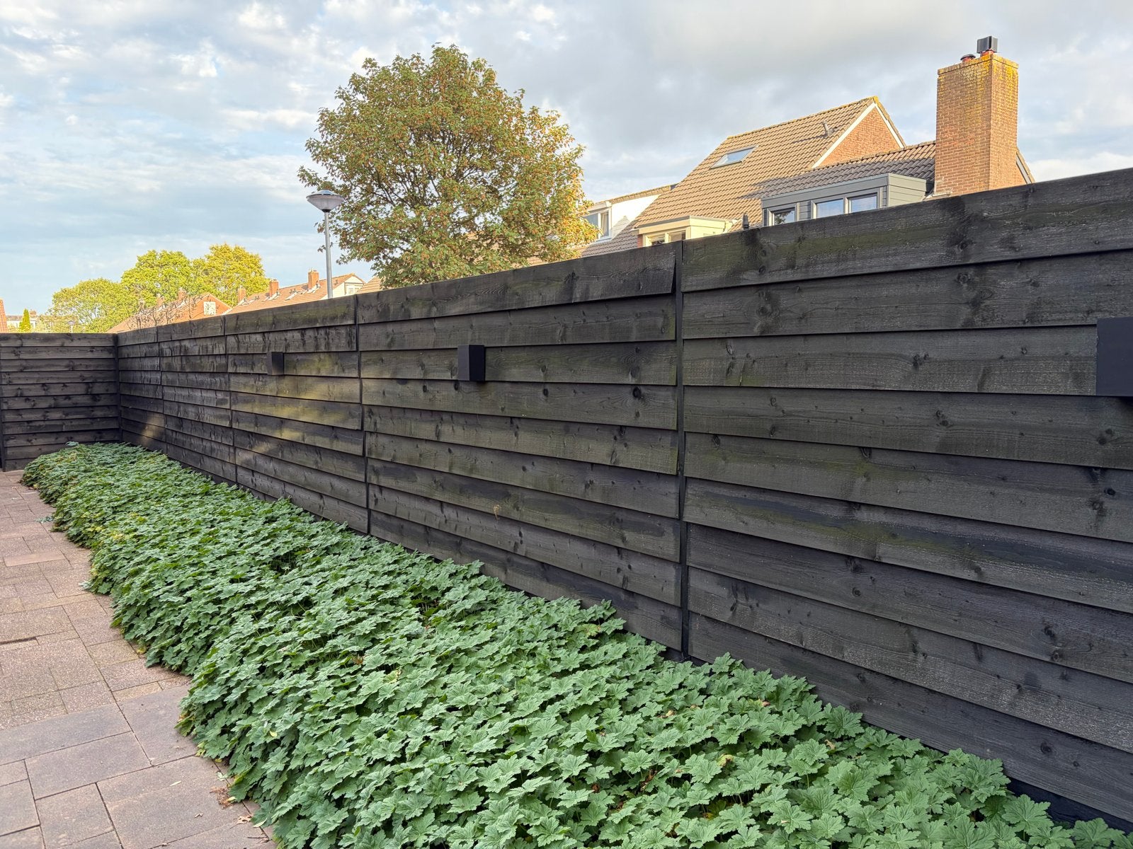 Grote partij rabatdelen - 168 planken - Zwart/Blank, Tuin en Terras, Ophalen, 3 tot 6 meter, Hout, 1 tot 2 meter