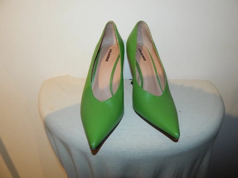 Lola Cruz pumps appeltjes groen aparte hak Als Nieuw 40, Kleding | Dames, Pumps, Verzenden, Zo goed als nieuw, Groen