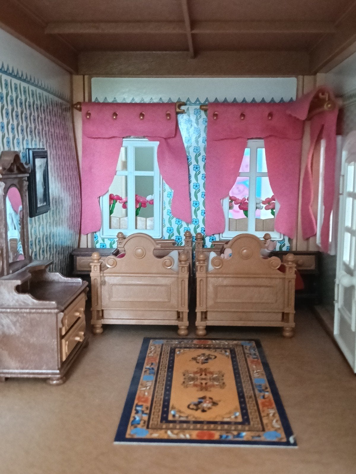 Foto 4 van Victoriaans poppenhuis playmobil met extra meubels