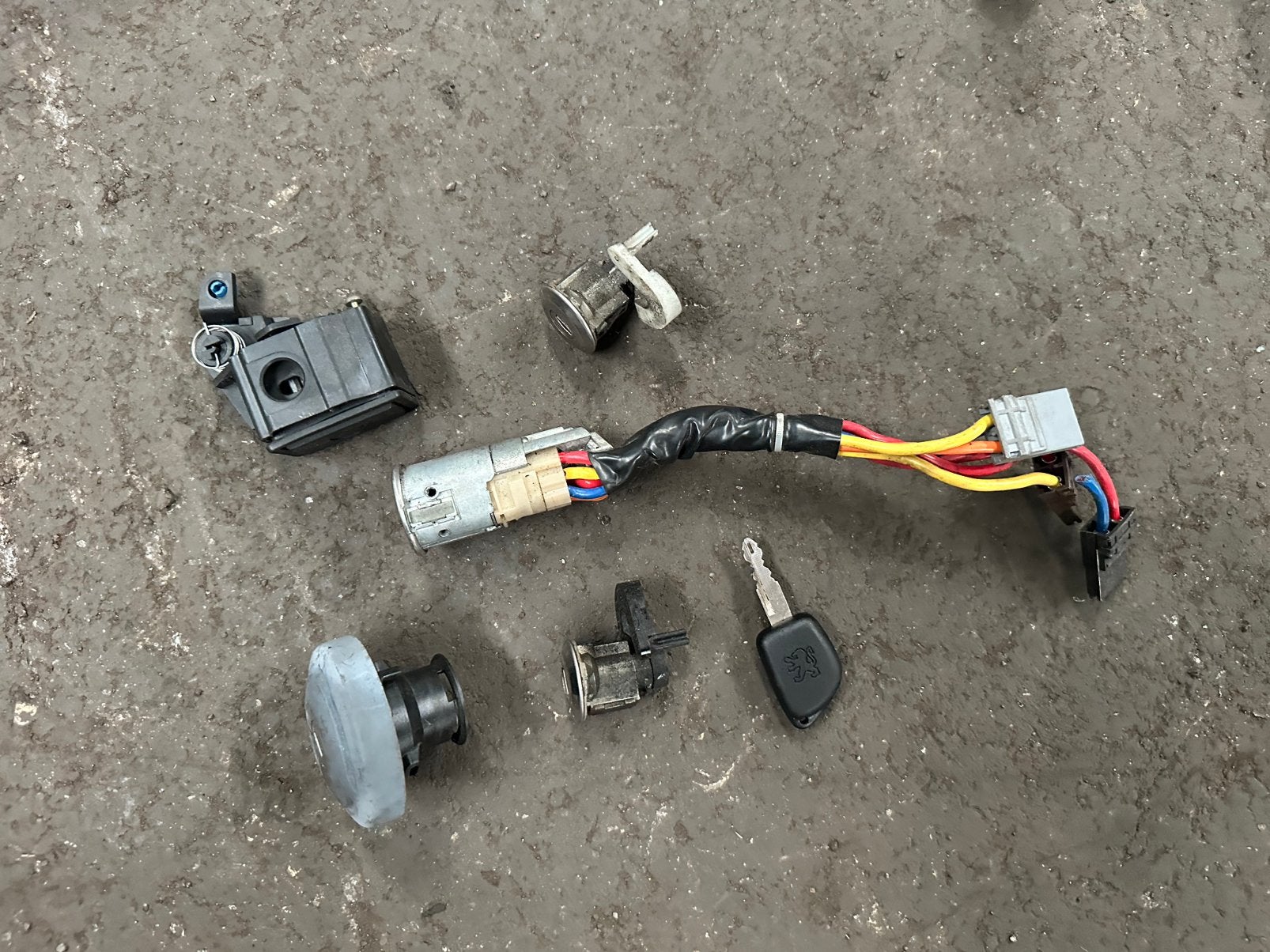 Slotenset peugeot 306 cabrio, Auto-onderdelen, Ophalen, Gebruikt, Peugeot