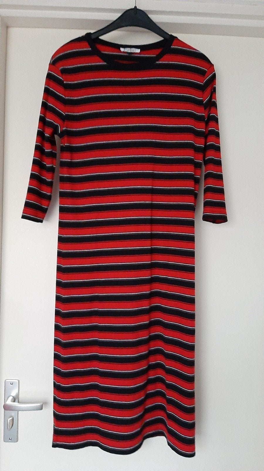 NIEUWE ROOD/ZWART MET WIT GESTREEPTE TRUE SPIRIT JURK MAAT M, Kleding | Dames, Jurken, Maat 38/40 (M), Overige kleuren, Nieuw