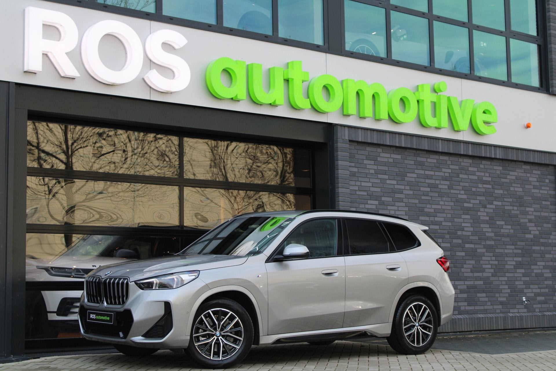 BMW X1 sDrive20i | BTW | M-SPORT | KEYLESS | HUD | 360 CAM |, Auto's, Dealer onderhouden, 1525 kg, 156 pk, Bedrijf