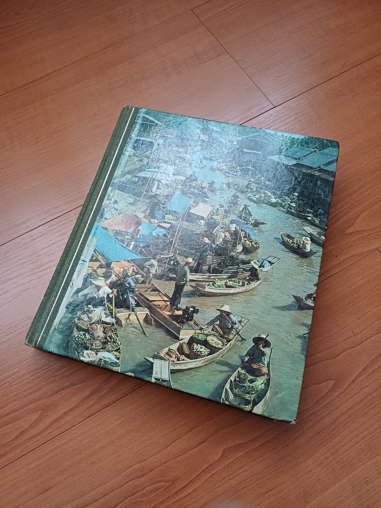 Rond de wereld - Thuis reisboek uit 1968, Boeken, Ophalen of Verzenden, Gelezen, Diverse auteurs, Europa