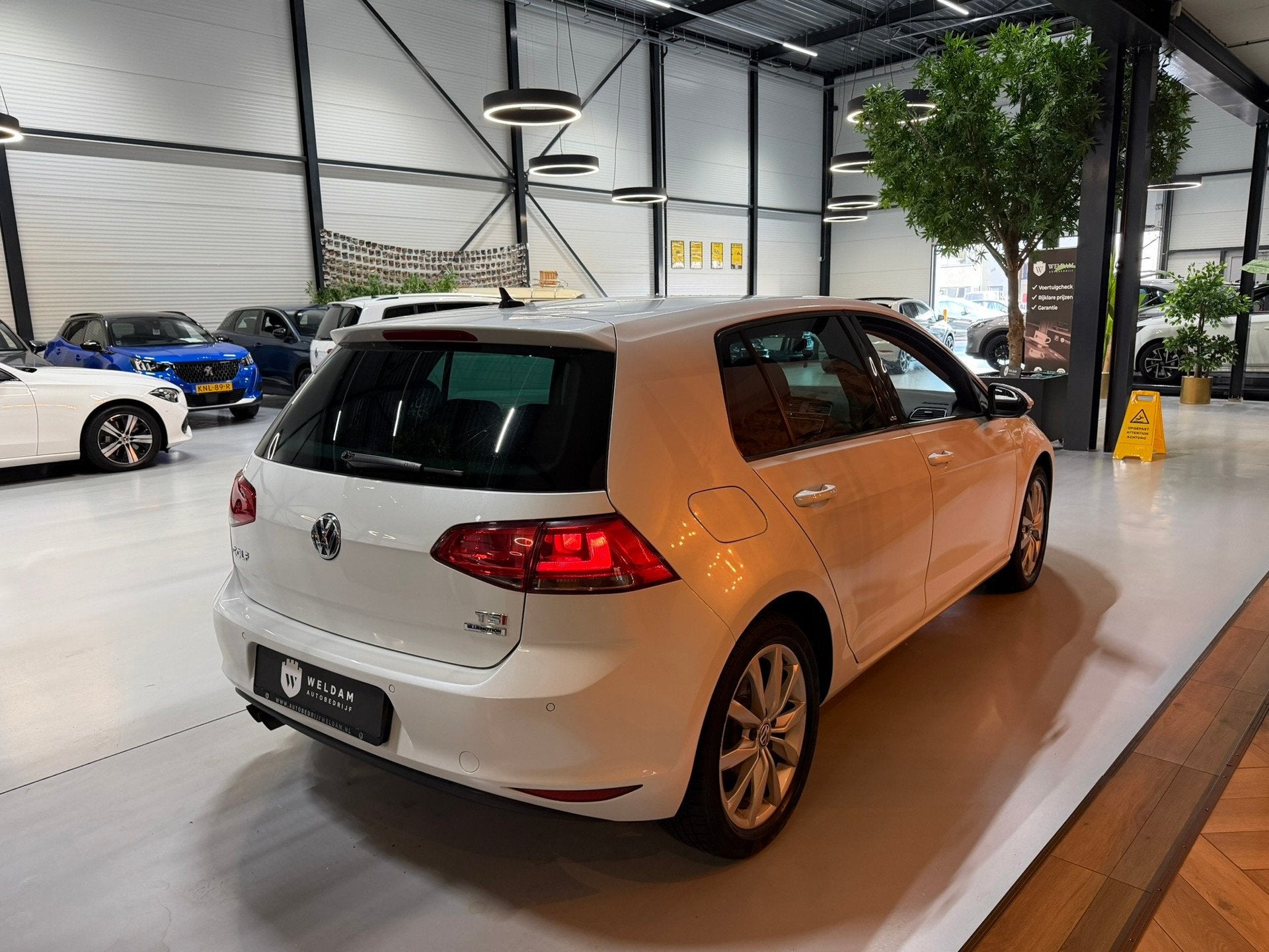 Volkswagen Golf 1.4 TSI Comfortline Business Cup Stoelverwar, Auto's, Dealer onderhouden, Gebruikt, 4 cilinders, Met garantie (alle)